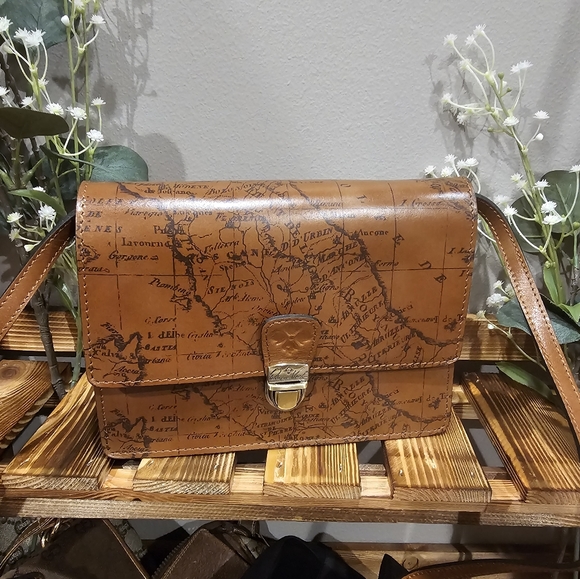 Patricia Nash Handbags - NWT Genuine Leather Patricia Nash Crossbody